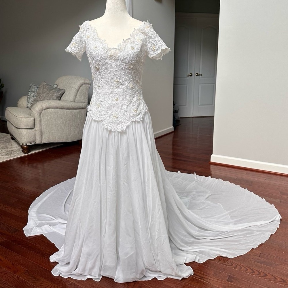 Vintage 60s 70s 80s 90s 2000s Sweetheart Simple Wedding Fairytale Anthropology